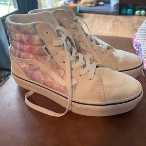 Vans - Teens Size 6 (run large) - Sneakers